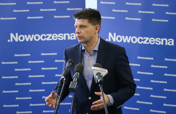 Petru krytykuje samorządowe plany PiS. Mówi o czasach Gierka