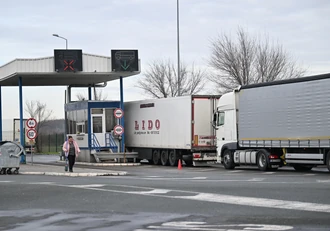 Vozačima u Crnoj Gori beneficirani radni staž? Prevoznici obustavljaju blokade