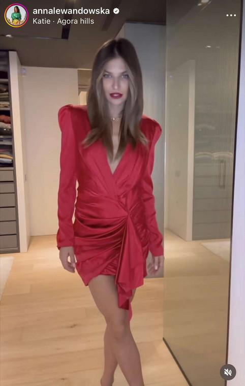 Anna Lewandowska w czerwonej sukni