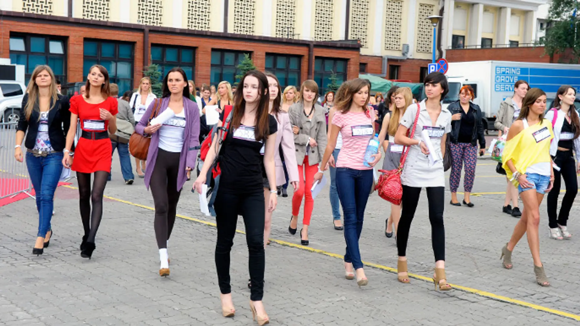 Top Model 2 - odcinek 1 - trudne historie kandydatek