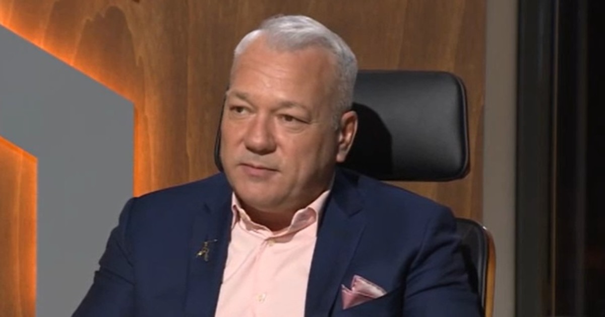 Balogh Levente rosszul lett a Blaha Lujza téren: mentők vitték el az összeomlott üzletembert