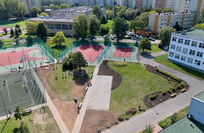 Mniej betonu, więcej zieleni. Budują klimat we wrocławskich szkołach