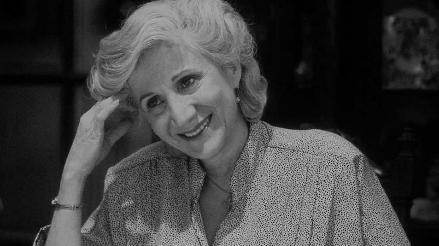 Olympia Dukakis jako Rose Castorini w filmie "Wpływ księżyca" (1987)