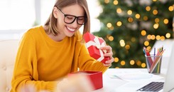 Najlepszy prezent od firmy? Oto, co pracownicy chcieliby dostać na święta