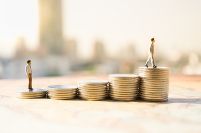 Arytmetyka minimalnego wynagrodzenia. Pozytywne efekty wyższej płacy przeważają