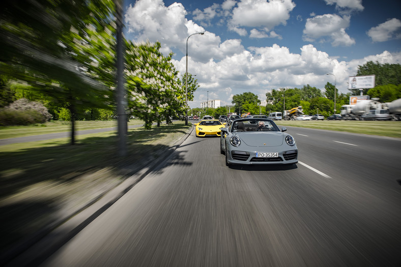 Lamborghini Aventador Coupe vs. Porsche 911 Tubo Cabrio