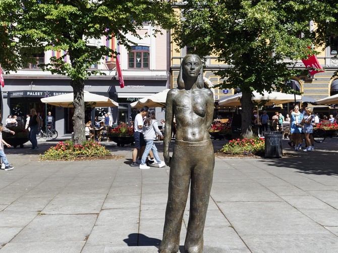 Prva statua posvećena ženi koja boluje od raka dojke