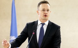 Szef MSZ Węgier: Nie ugniemy się przed szantażem ws. funduszy UE