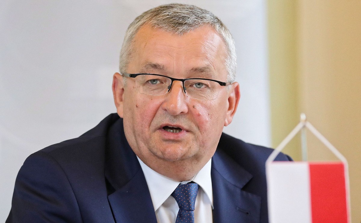 Minister Andrzej Adamczyk