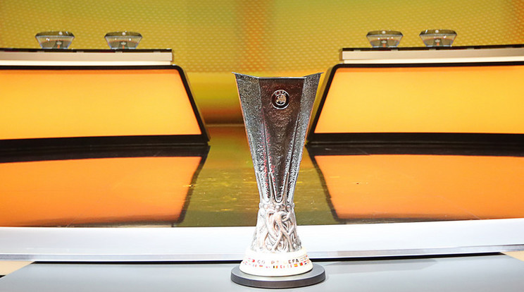 Európa-liga-trófea /Fotó: AFP