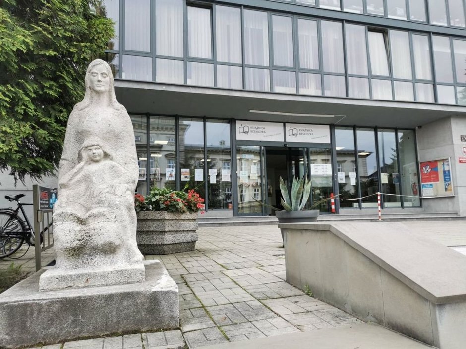 Otwierają nie tylko galerie handlowe. Biblioteki także