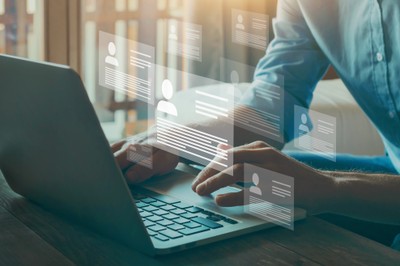 42 proc. zatrudnionych liczy na podwyżkę pensji [BADANIE]