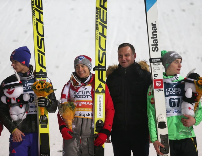 Prezydent Duda wzoruje się na Kwaśniewskim i Komorowskim. Lansuje się na sukcesach Stocha