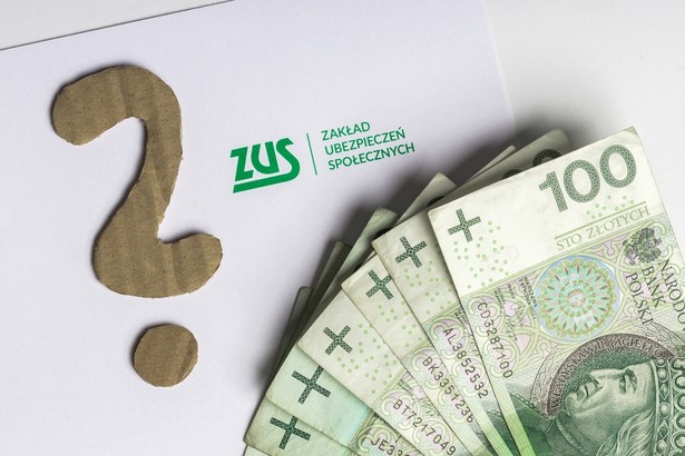 ZUS może zabrać im nawet 939 zł. Zmiany dla młodych emerytów od 1 marca