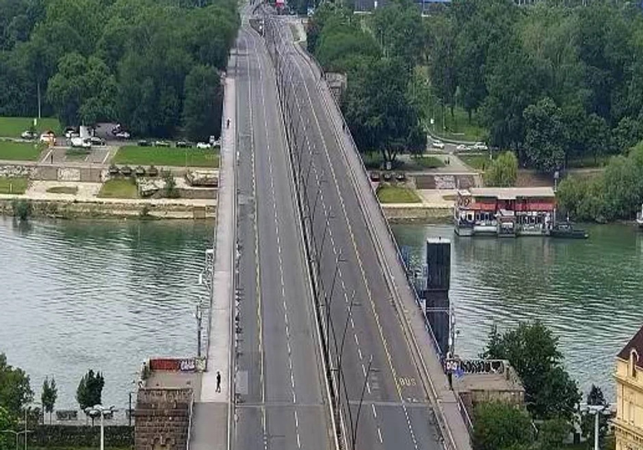 Zatvoren Brankov most i za pešake