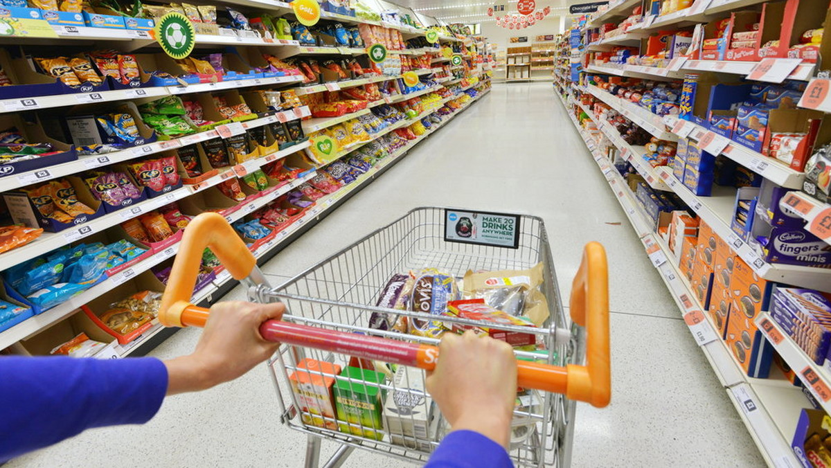 Jedna z sieci supermarketów we Włoszech jako pierwsza w kraju otworzyła swoje podwoje przed psami i kotami. Do ponad 330 sklepów można wchodzić z czworonogami, a nawet – jeśli nie są zbyt duże – wkładać je do wózków na zakupy.