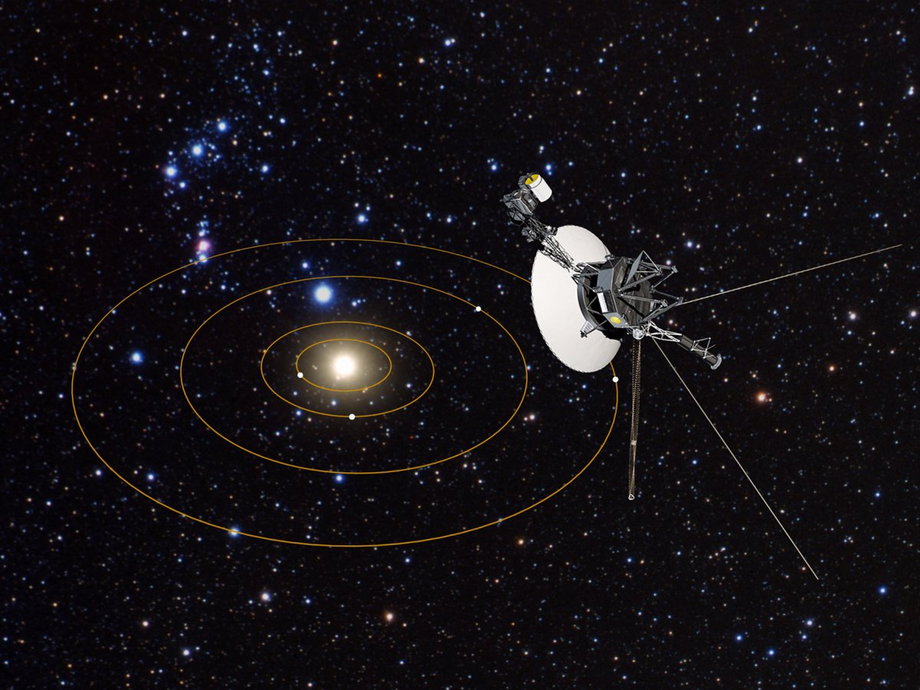 Ilustracja przedstawiająca sondę Voyager opuszczającą heliosferę