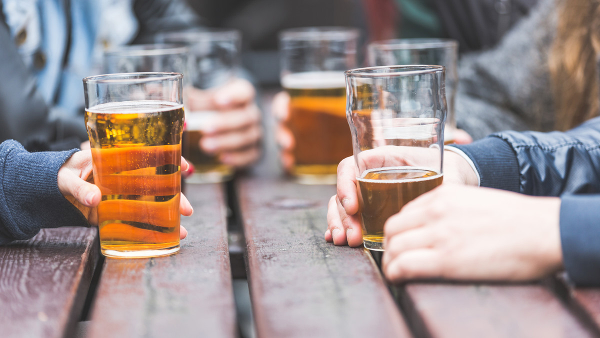 Sejm zaakceptował poprawki Senatu do nowelizacji ustawy o ograniczeniu sprzedaży alkoholu. Nowela daje gminom możliwość ograniczenia nocnej sprzedaży alkoholu w sklepach oraz wprowadza nowe regulacje dotyczące picia alkoholu w miejscach publicznych.