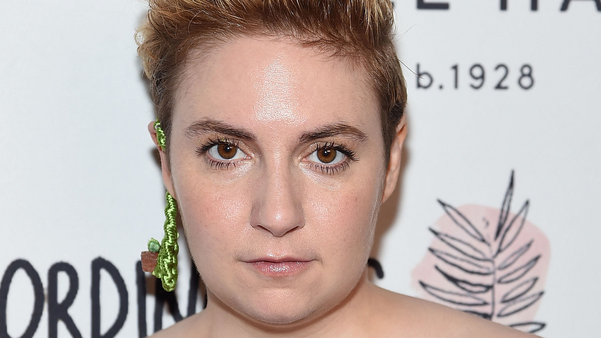 Lena Dunham zdradziła na łamach amerykańskiego "Vogue'a", że poddała się histerektomii, czyli zabiegowi usunięcia macicy. 31-letnia aktorka i pomysłodawczyni serialu "Girls" zdecydowała się na tak odważny krok ze względu na endometriozę, z którą zmagała się od dawna.