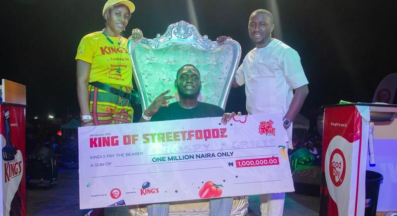 #StreetFoodzNaijaKings: Behold the King of Street Foodz in Naija- “Olukayode Christopher Omowa of Crispy Grills, Lagos