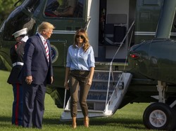 "Powinna częściej tak wyglądać". Podróżna stylizacja Melanii Trump zachwyciła internautów. FOTO