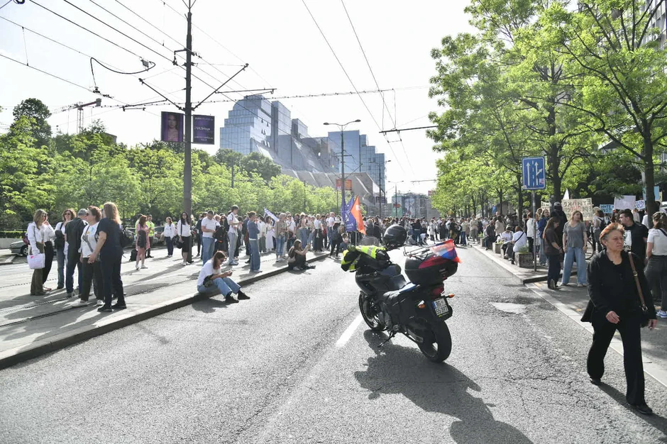 Protest ispred Ministarstva prosvete