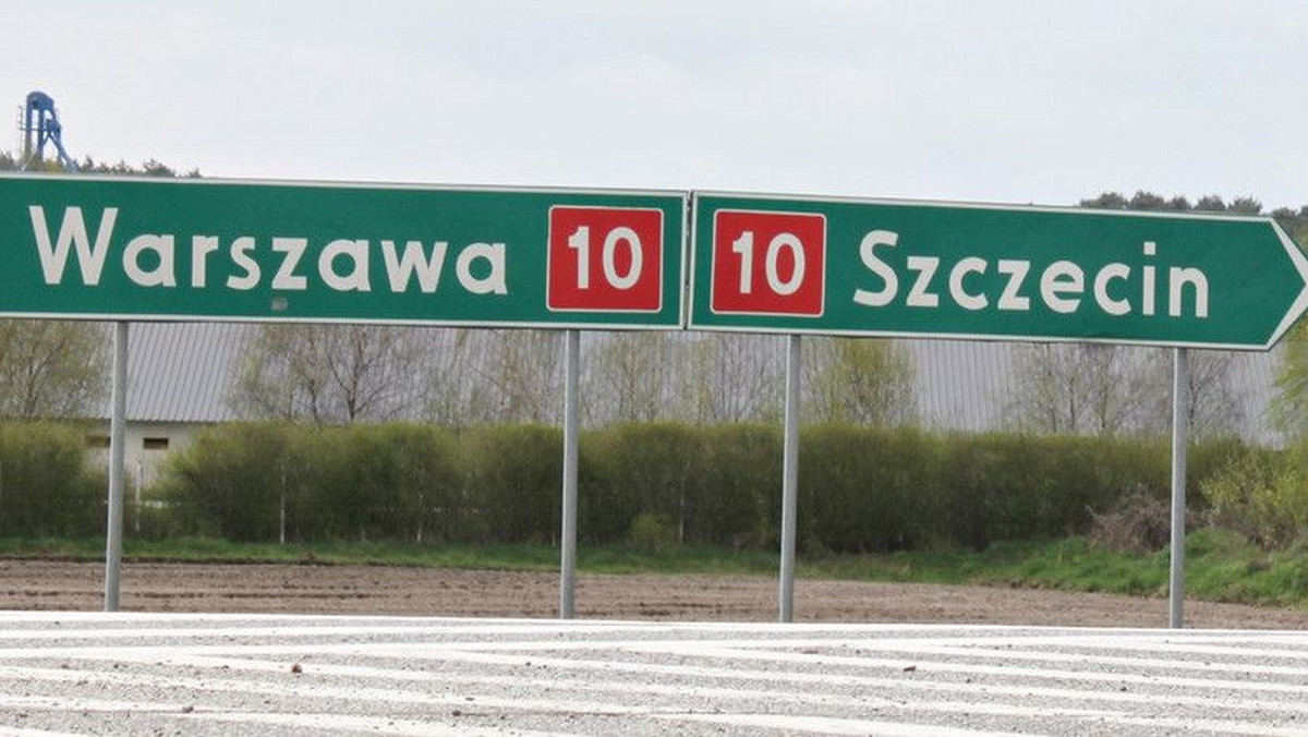 Generalna Dyrekcja Dróg Krajowych i Autostrad ogłosiła przetarg na budowę pierwszego z czterech odcinków drogi ekspresowej S10, która ma połączyć Bydgoszcz z Toruniem od południowej strony Wisły. Przetargi na trzy pozostałe odcinki mają zostać ogłoszone w ciągu kilku najbliższych tygodni.