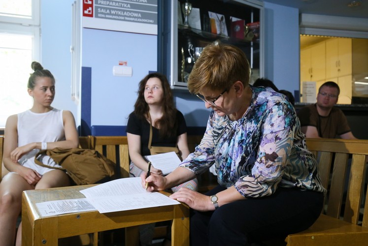 Beata Szydło oddaje krew