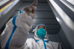 Covid-19 znów atakuje Chiny. Pekin "w krytycznym punkcie"