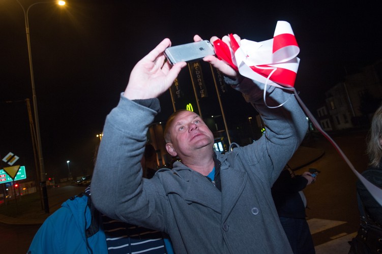 Kazik Staszewski poczas wizyty w Pabianicach