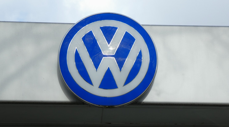 Felfüggesztette járművek kiszállítását az orosz kereskedőknek a Volkswagen német autógyártó / Fotó: Northfoto