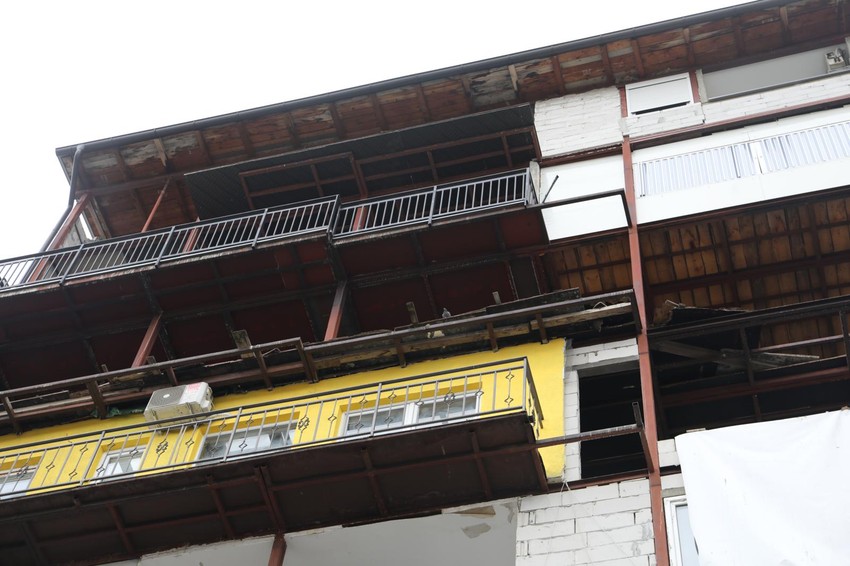 Sklepali kako su znali i umeli ne bi li obezbili krov nad glavom