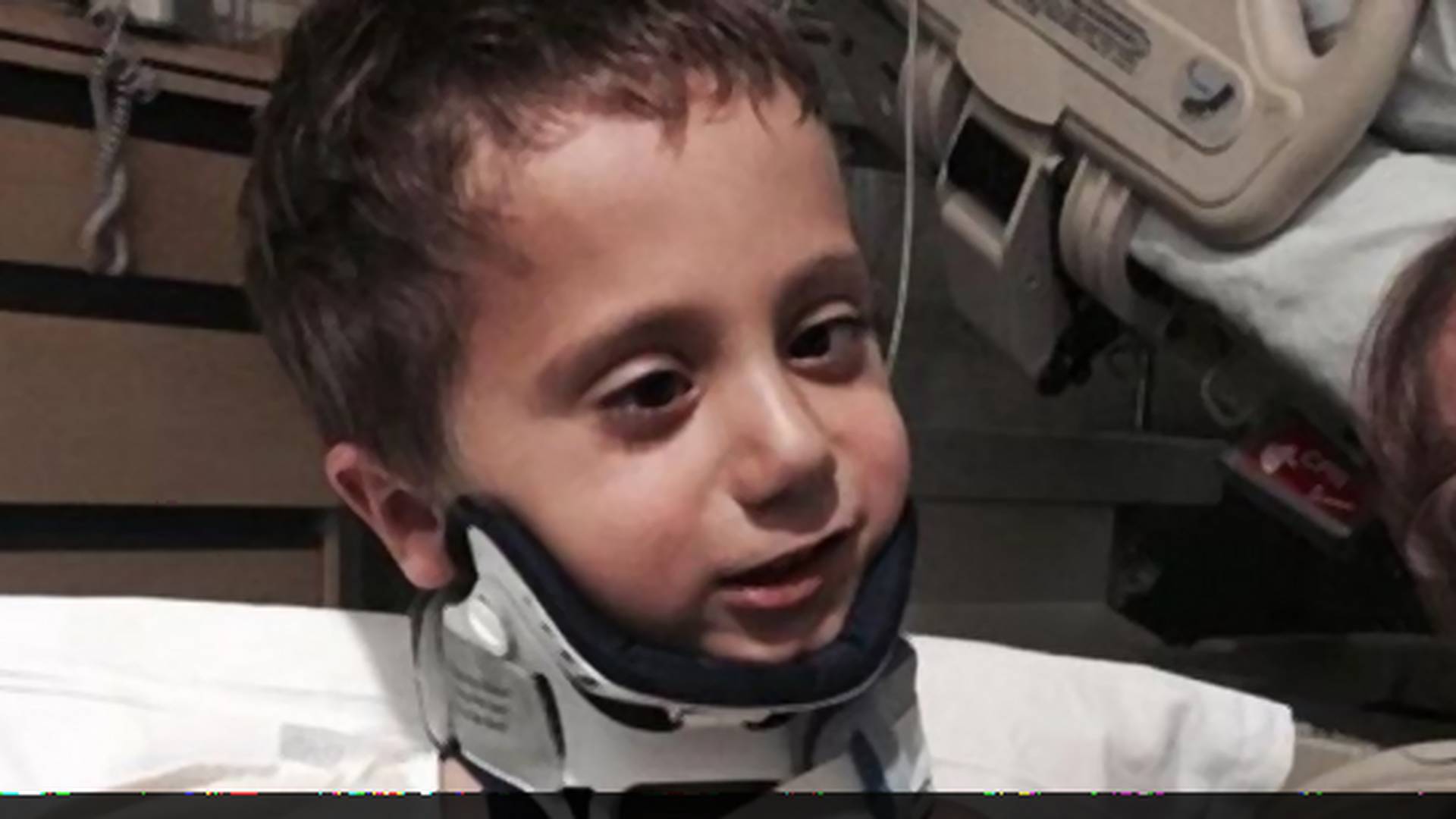 Koszmarny wypadek zrujnował czwarte urodziny chłopca. Jego głowa oddzieliła się od kręgosłupa