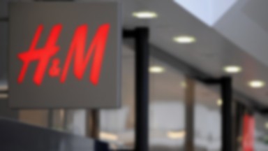 H&M wykiwał klientów korzystając z haczyka w regulaminie zakupów. Klienci są oburzeni