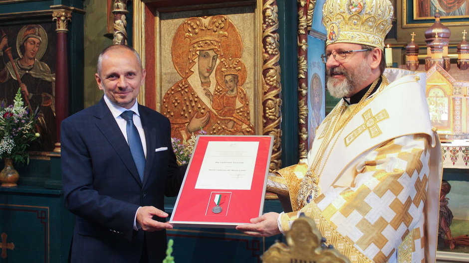 Abp S. Szewczuk otrzymał medal