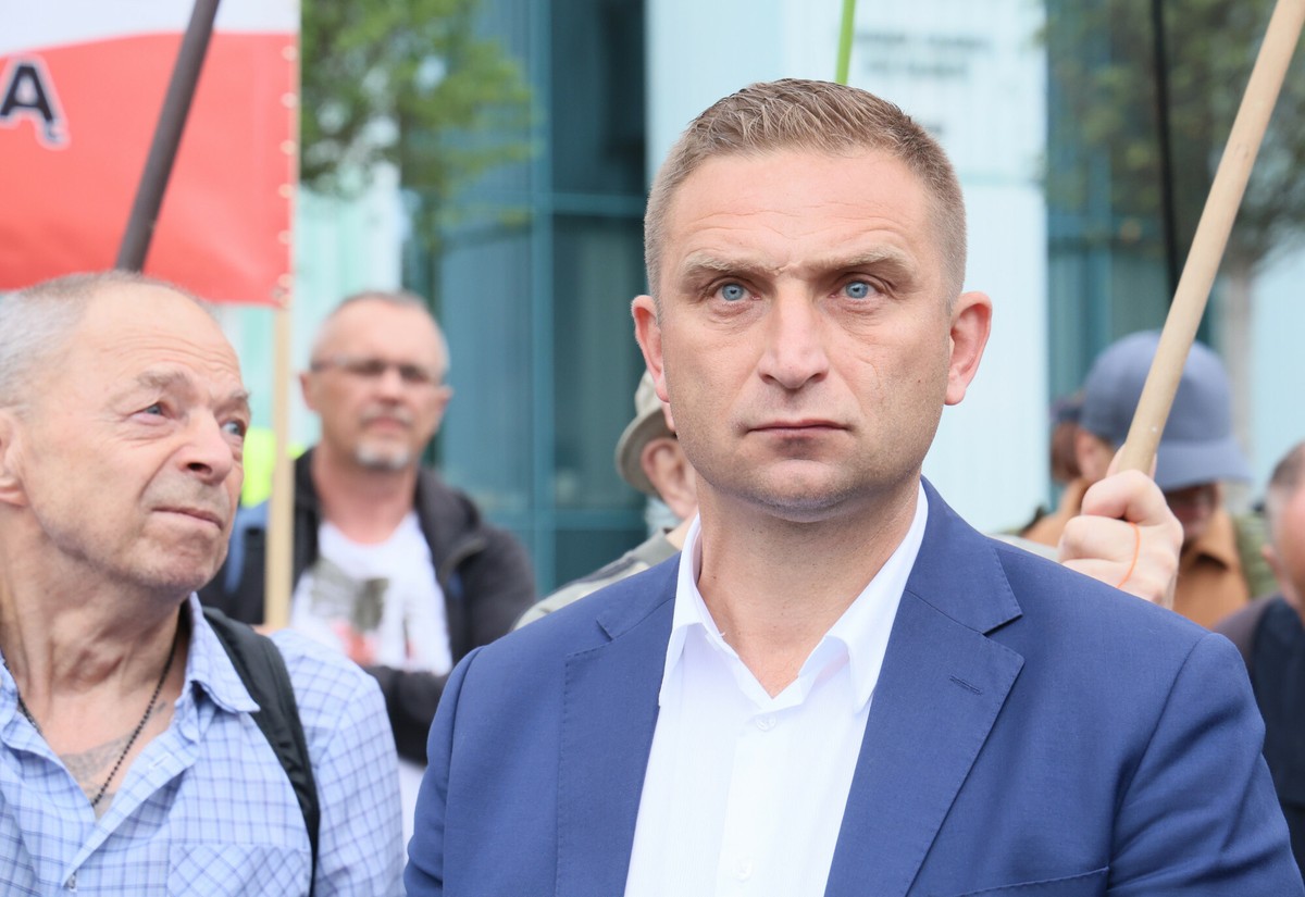 Tak Polacy oceniają Ruch Obrony Granic Roberta Bąkiewicza [SONDAŻ]