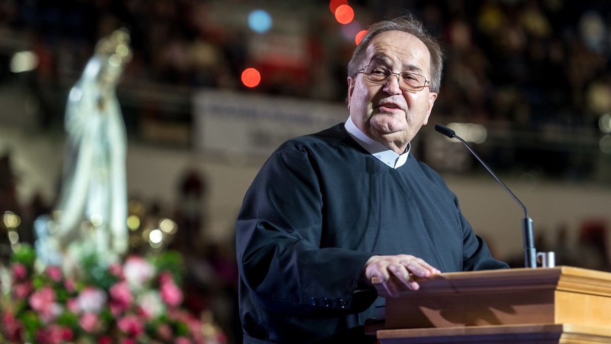 W Toruniu odbyły się uroczystości związane z 26. urodzinami Radia Maryja. W ich trakcie odczytano listy Andrzeja Dudy, Beaty Szydło oraz Jarosława Kaczyńskiego. Premier napisała, że radiostacja ojca Rydzyka "jest przykładem służby człowiekowi w prawdzie".