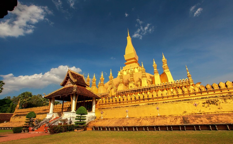 Świątynia Pha That Luang w sercu Laosu
