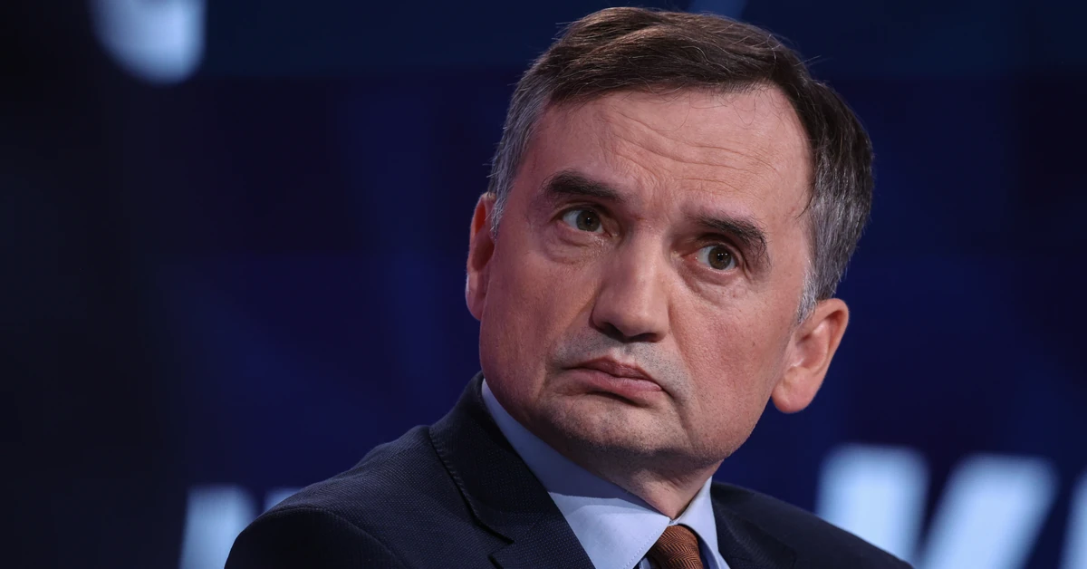 Ziobro składa zawiadomienie do prokuratury. Oskarża ministra Żurka