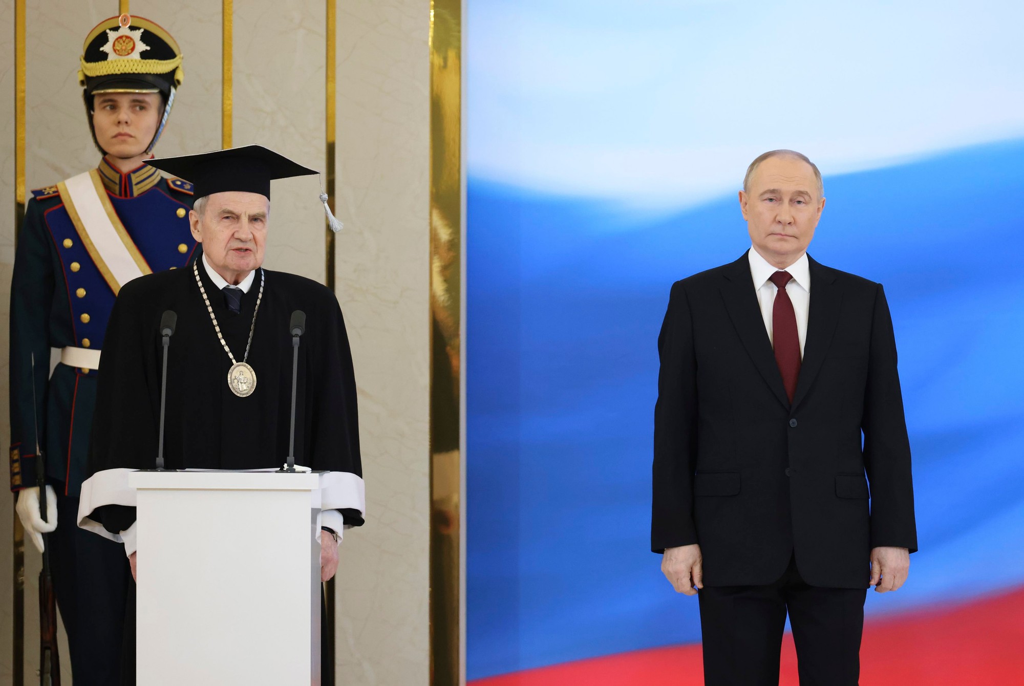 Vladimir Putin zložil v utorok v Moskve prezidentský sľub.