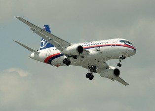 Pierwszy lot Superjeta z rosyjskimi silnikami! Nowa era w rosyjskim lotnictwie cywilnym