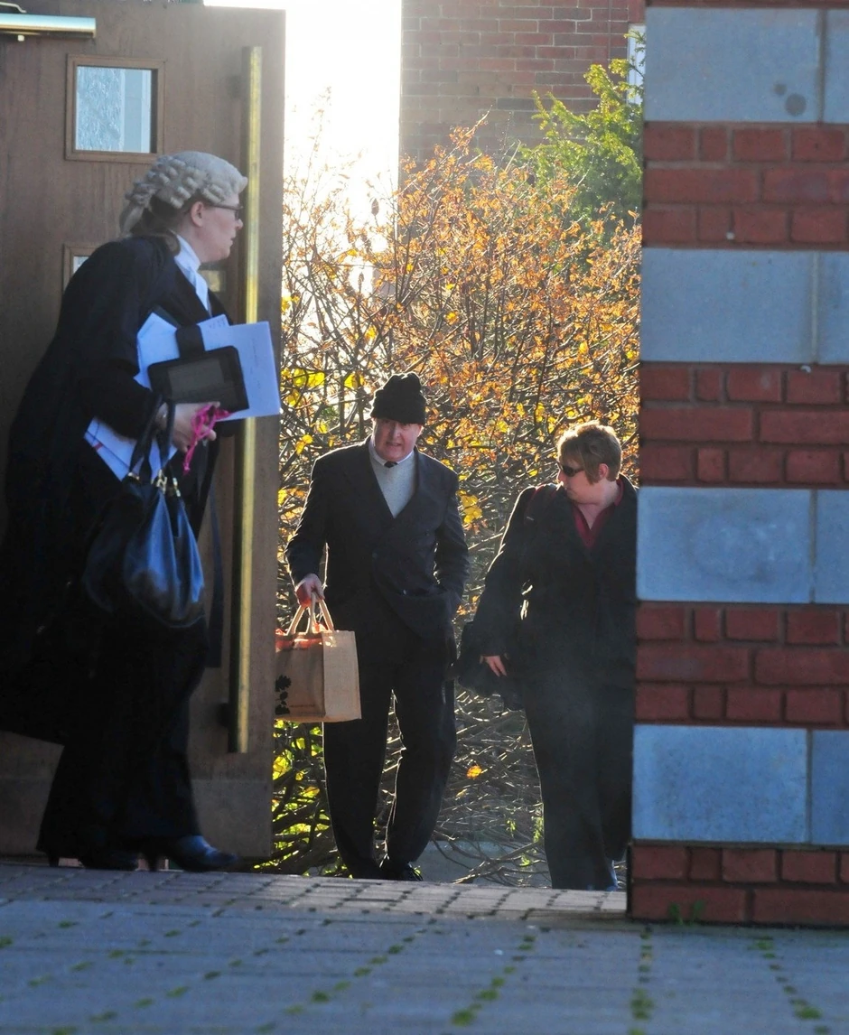 Bolingera sprovode na sud