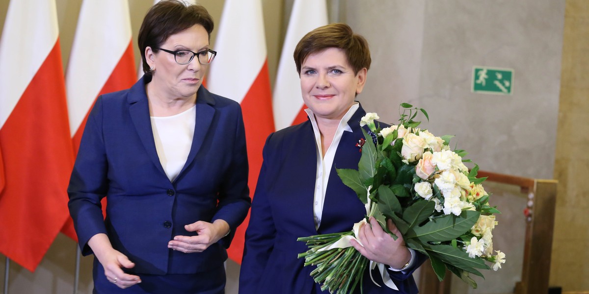 Nietypowy prezent Kopacz dla Szydło