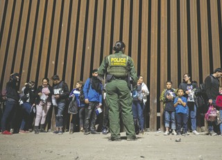 Administracja Bidena łączy pieniądze dla Ukrainy z ochroną granicy z Meksykiem