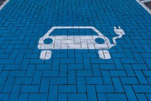 Polska popłynie na fali elektromobilności? Czysty transport szansą dla polskiej gospodarki