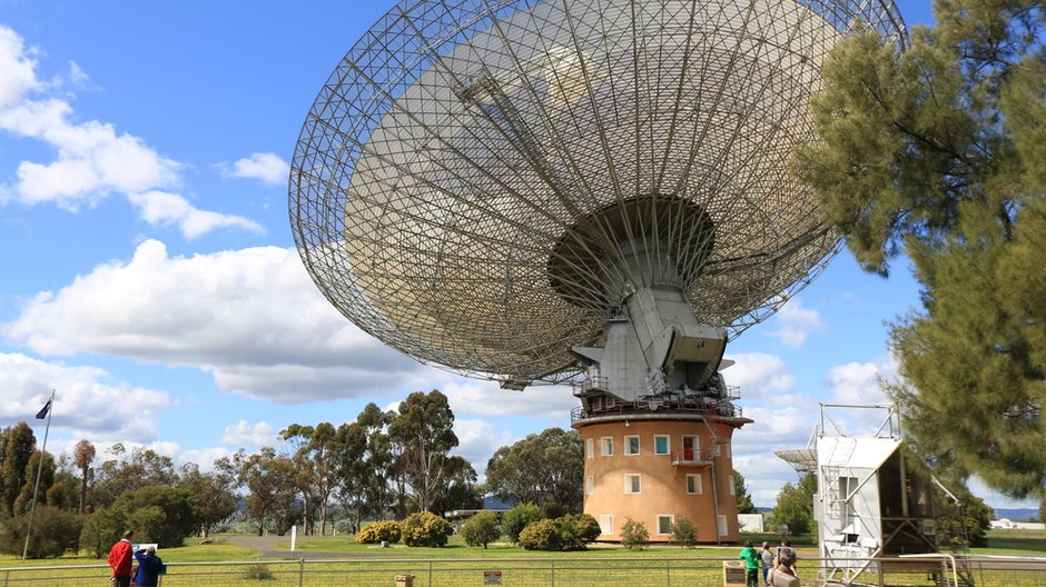 Tajemniczy sygnał zarejestrował radioteleskop w australijskim Parkes Observatory (na zdjęciu)