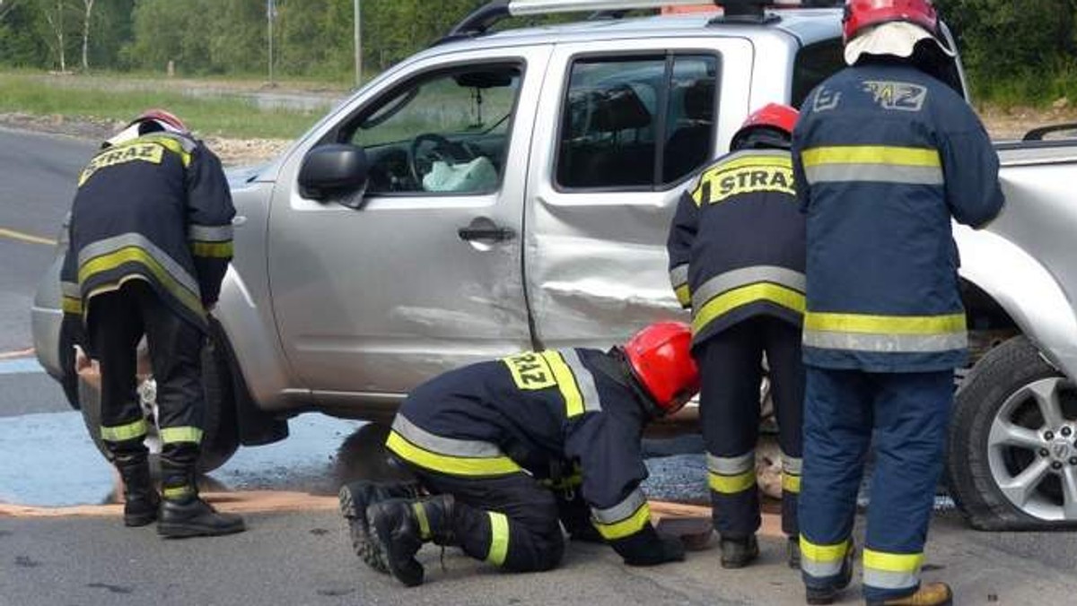 Przez około godzinę zablokowana była we wtorek ulica Tarnowska w Kielcach, tuż za rozjazdem z nowo budowanym odcinkiem ulicy Ściegiennego. Wszystko za sprawą groźnie wyglądającej kraksy.