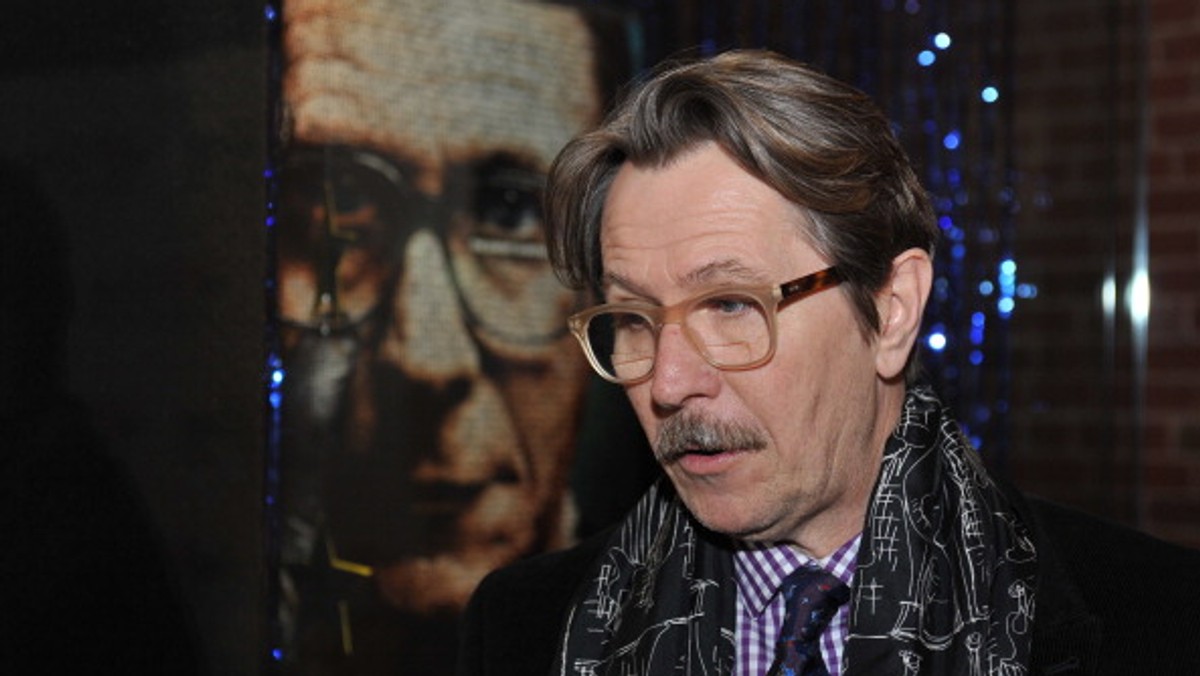 Gary Oldman z przyjemnością przyjął rolę w filmie "Szpieg", ponieważ marzył o tym, żeby znowu zagrać Anglika.