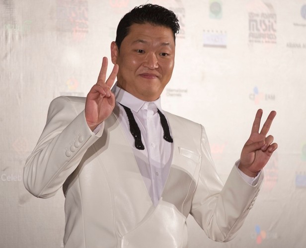 PSY na konferencji prasowej Korean Music Awards