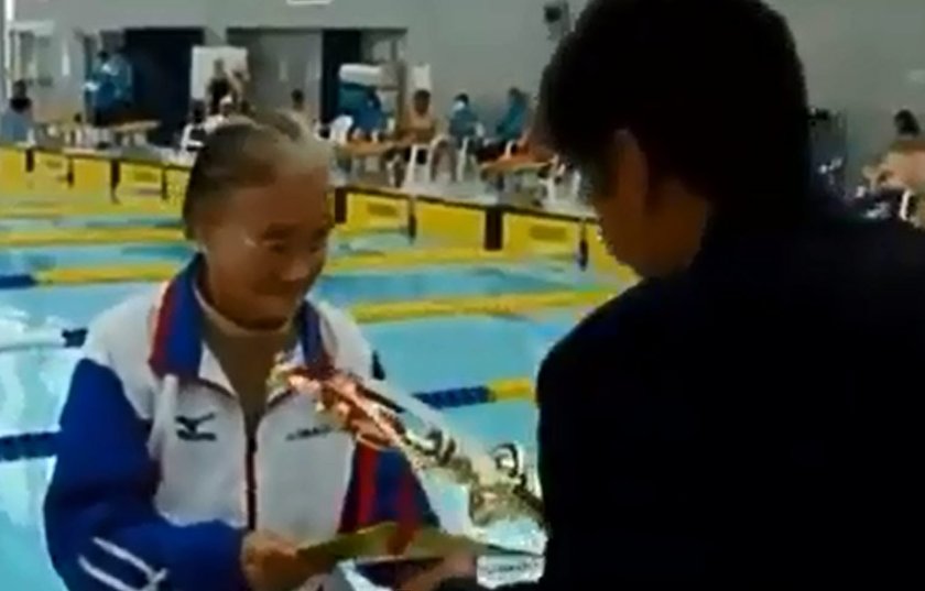 Rekord Guinessa 100-letniej Mieko Nagaoki, przepłynęła 1500m. WIDEO